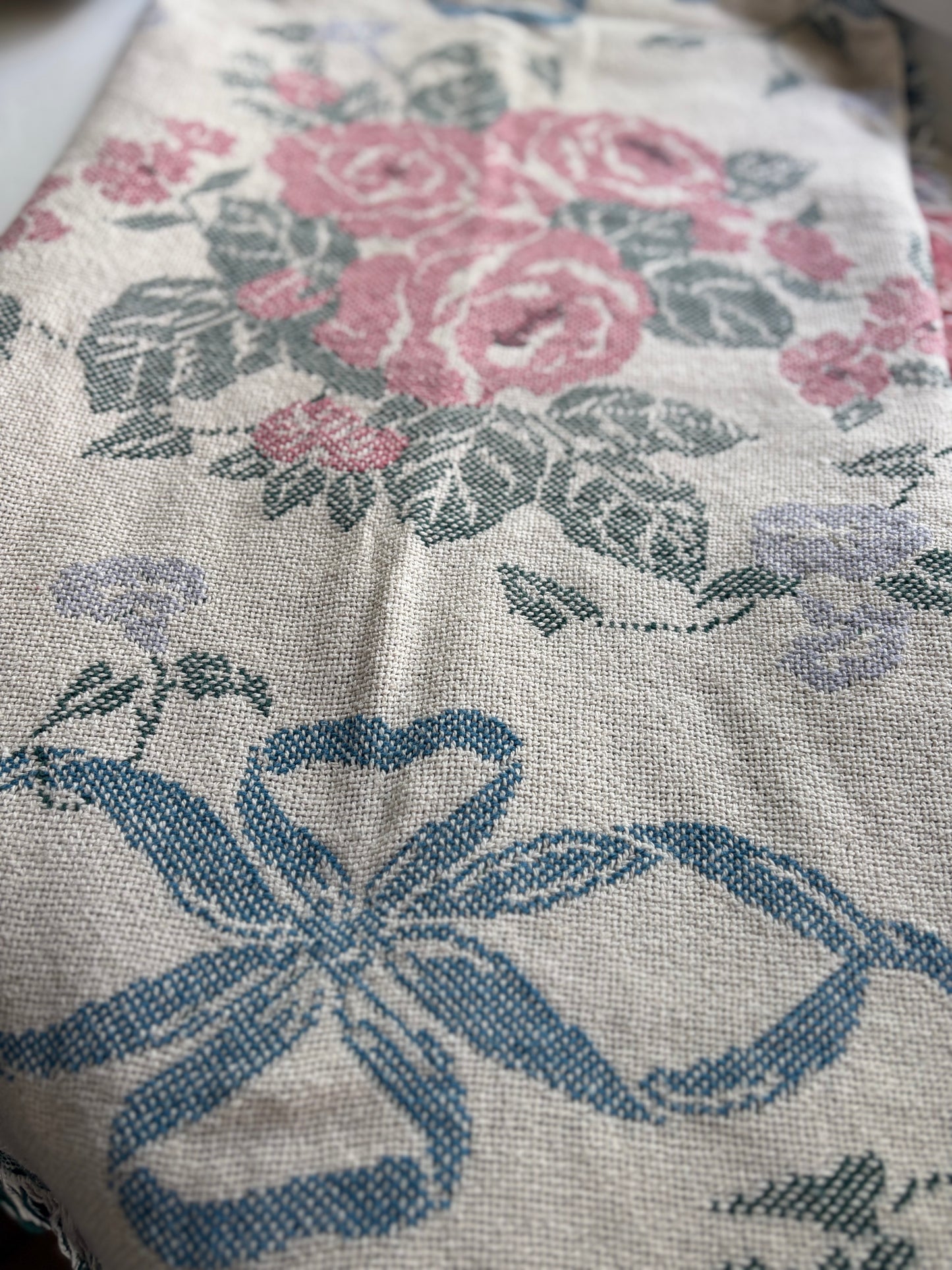 Woven Tapestry Throw Blanket with Bows and Roses