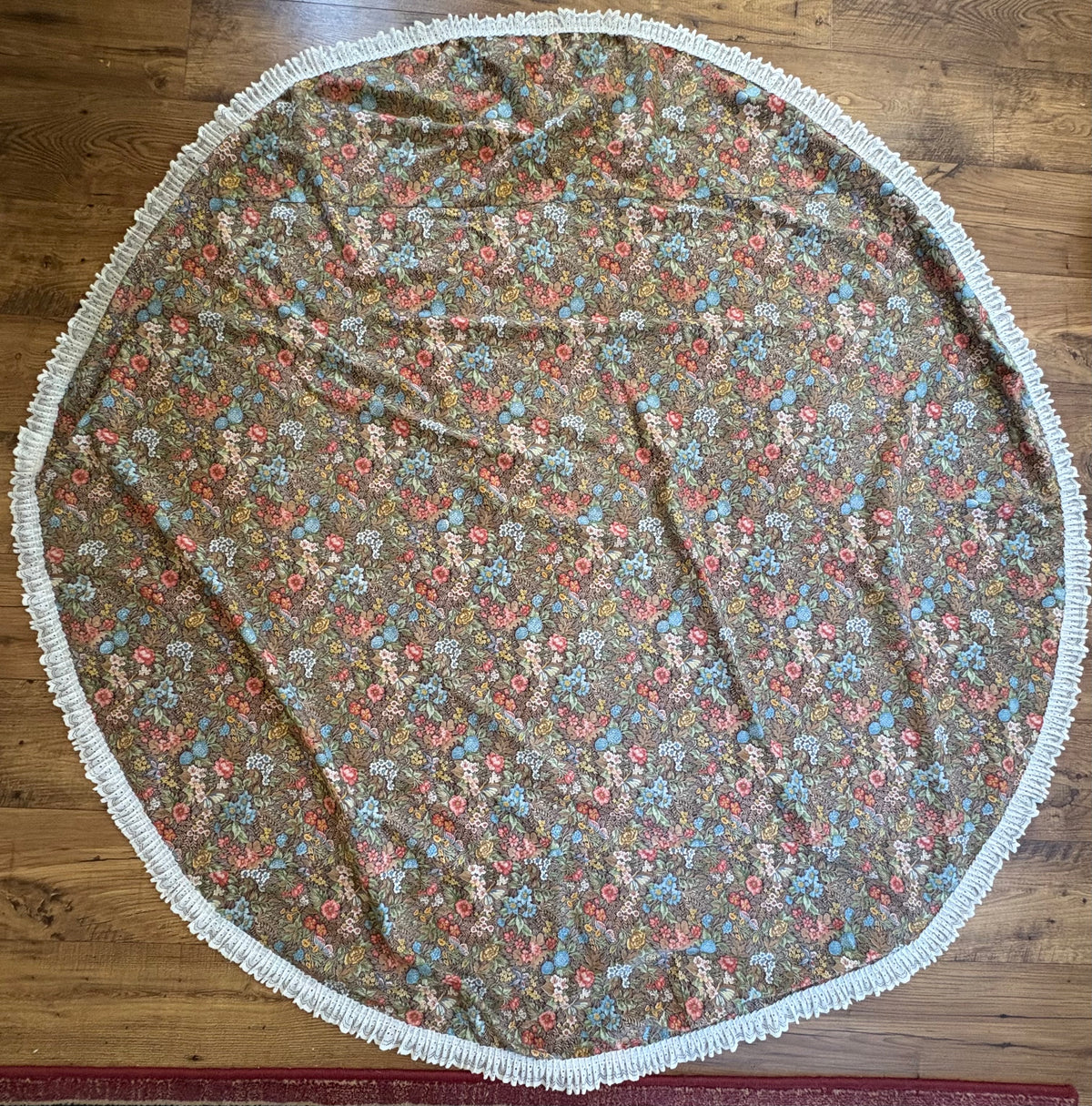 Floral Tablecloth with Lace Trim