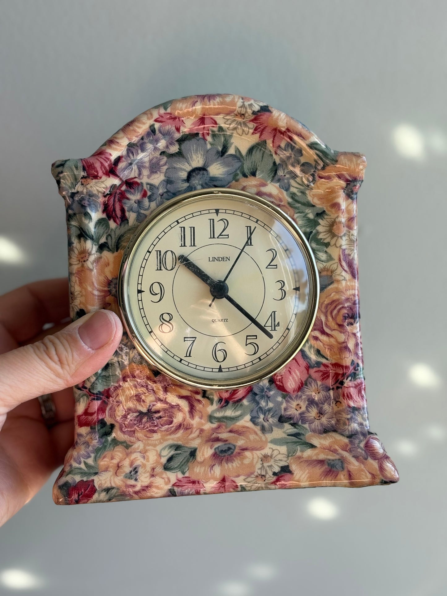 Floral Shelf Clock
