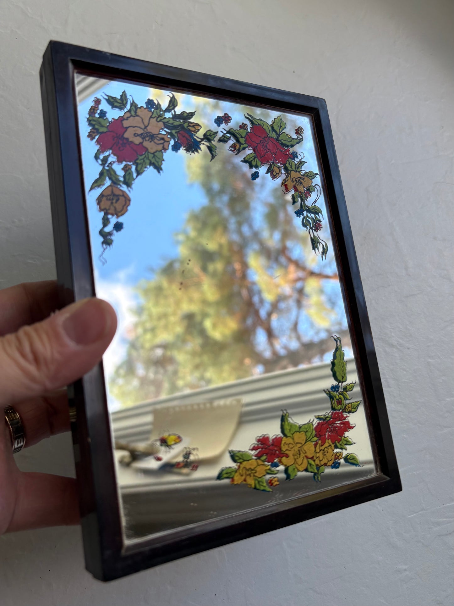 Yap’s Music Box Mirror